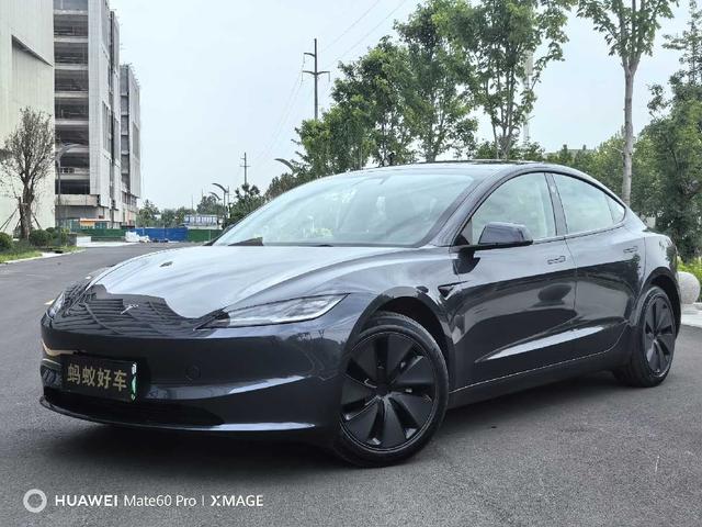 特斯拉Model 3
