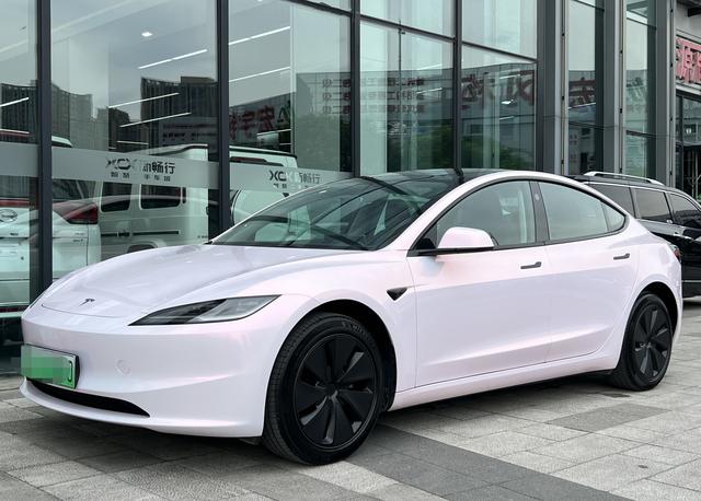 特斯拉Model 3