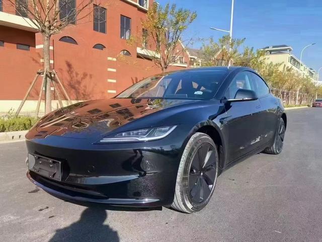 特斯拉Model 3