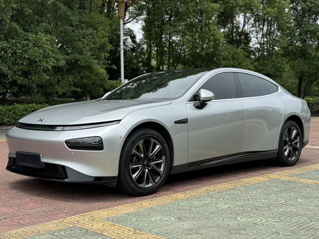 小鹏P7