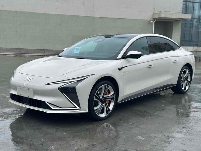 智己L7