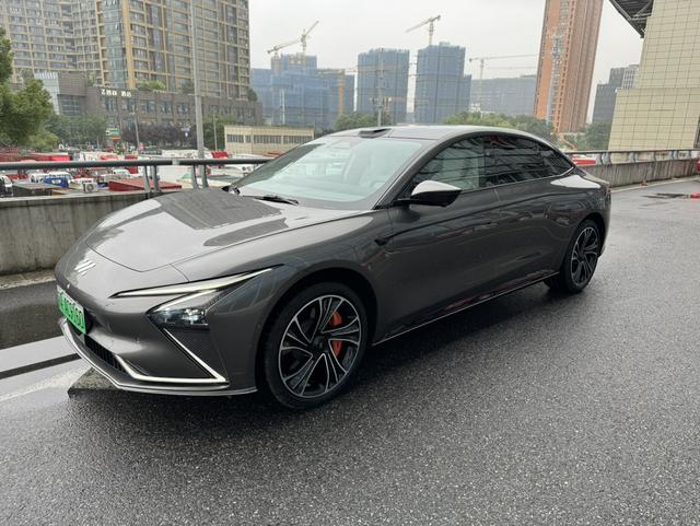 智己L7