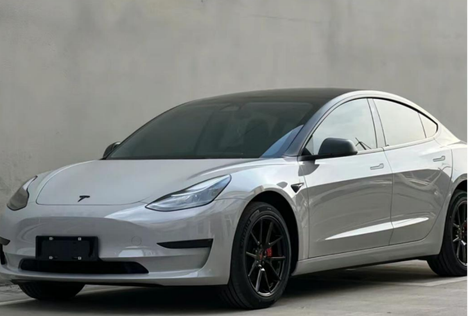特斯拉Model 3